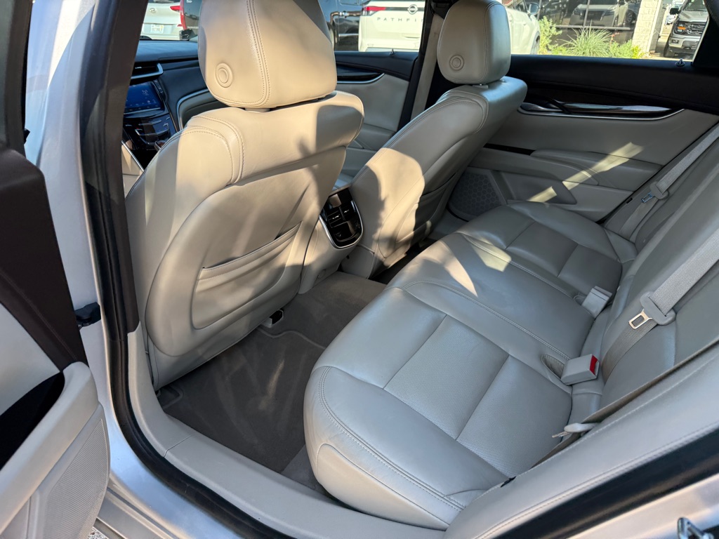 2015 Cadillac XTS Luxury photo 15
