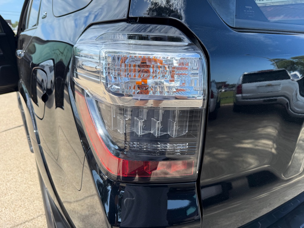 2012 Toyota Sequoia SR5 photo 31