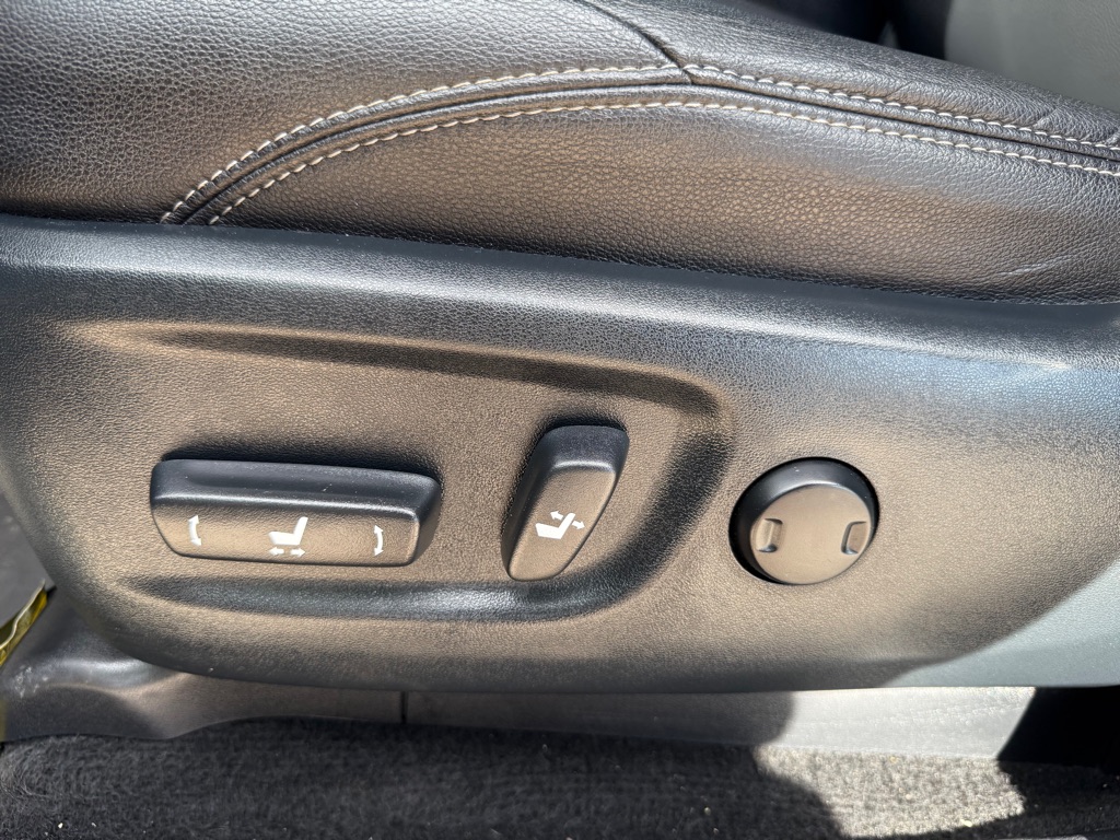 2012 Toyota Sequoia SR5 photo 38