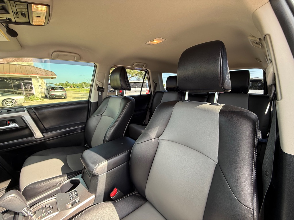 2012 Toyota Sequoia SR5 photo 37