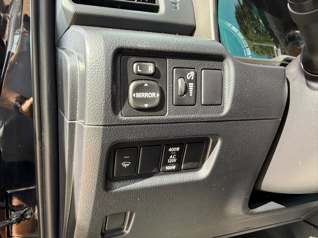 2012 Toyota Sequoia SR5 photo 39