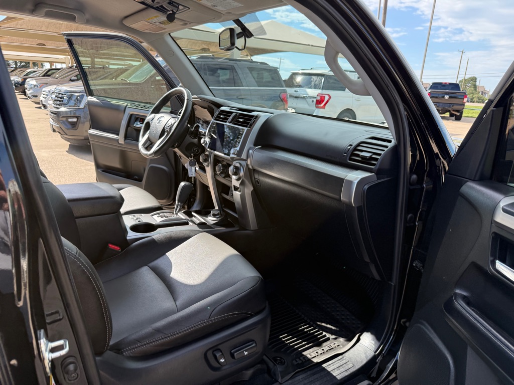 2012 Toyota Sequoia SR5 photo 35