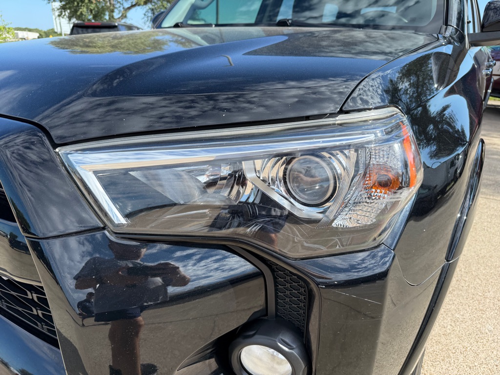 2012 Toyota Sequoia SR5 photo 29