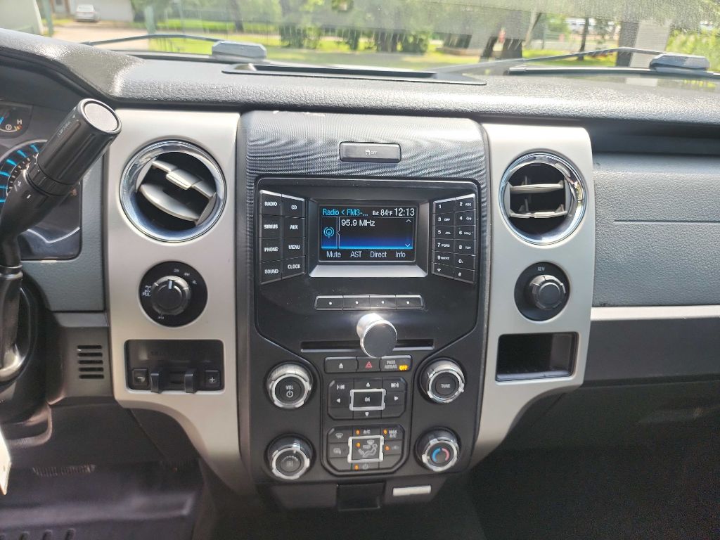 2014 Ford F-150 XLT photo 23