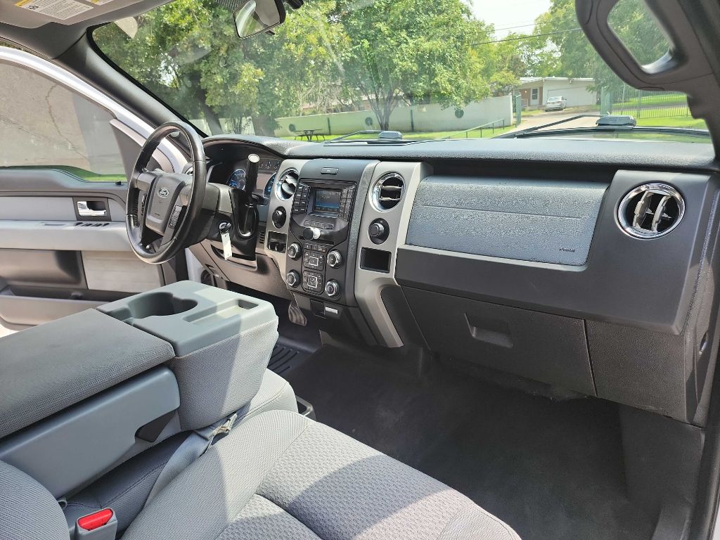 2014 Ford F-150 XLT photo 33