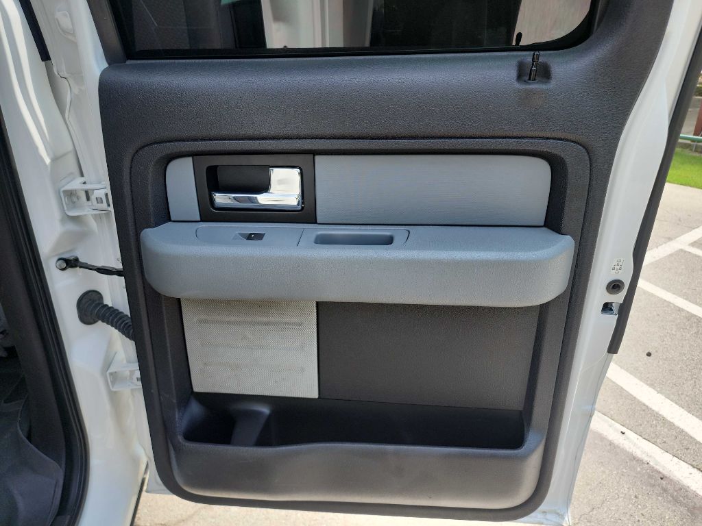 2014 Ford F-150 XLT photo 32