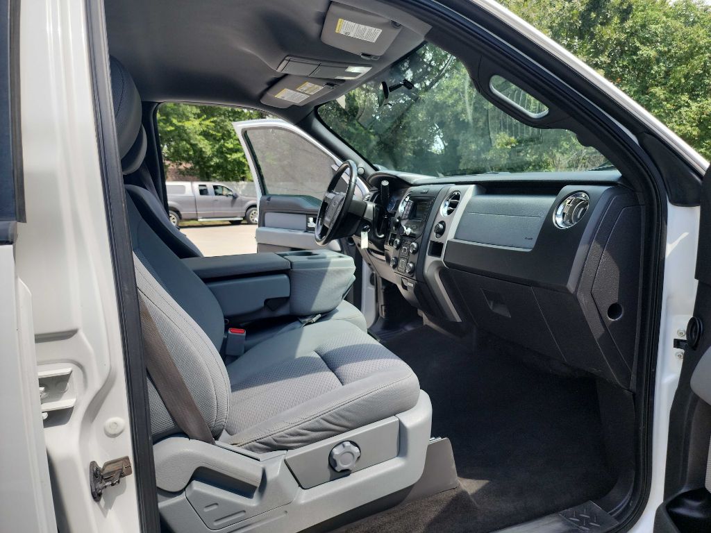 2014 Ford F-150 XLT photo 35