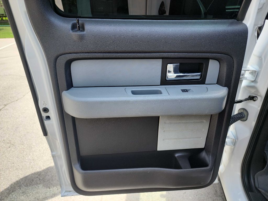 2014 Ford F-150 XLT photo 26