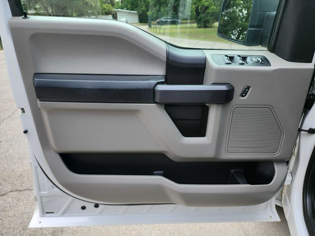 2015 Ford F-150 photo 48