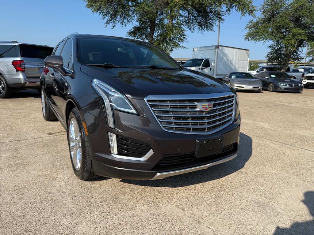 2017 Cadillac XT5 Platinum's photo