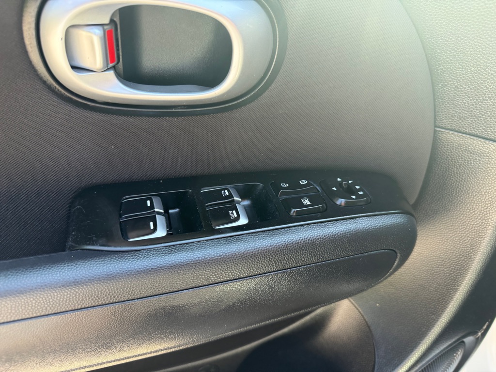 2018 Kia Soul Plus photo 18