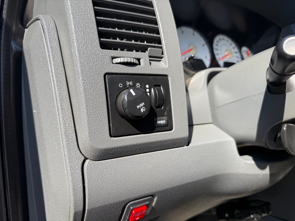 2006 Dodge Ram ST photo 14