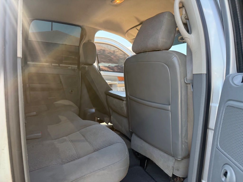2006 Dodge Ram ST photo 12
