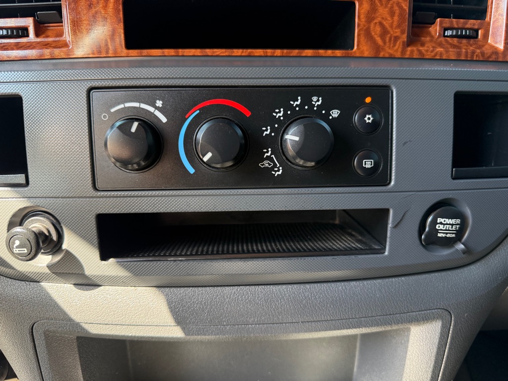 2006 Dodge Ram ST photo 17
