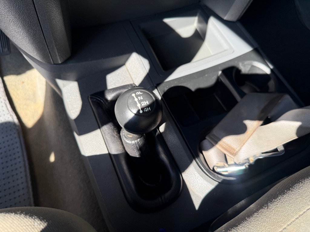 2006 Dodge Ram ST photo 20