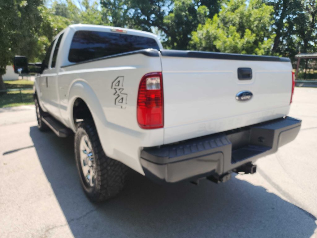 2016 Ford F-250 XLT photo 4