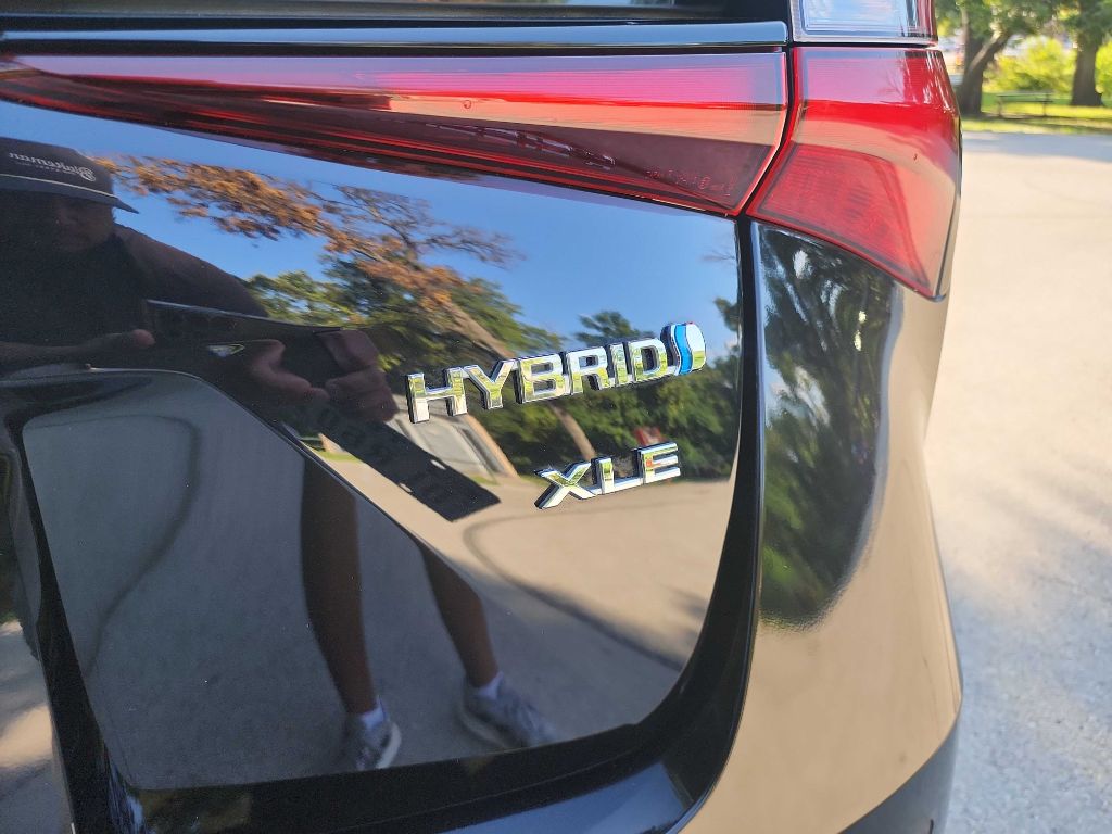 2019 Toyota Prius XLE photo 5
