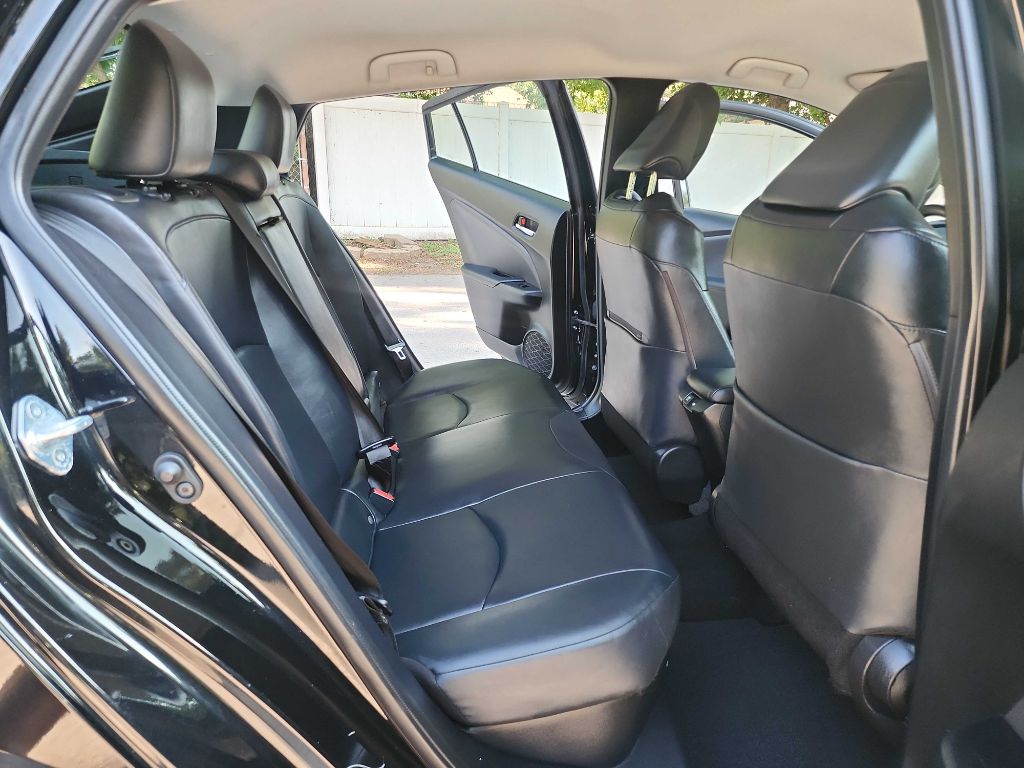 2019 Toyota Prius XLE photo 21