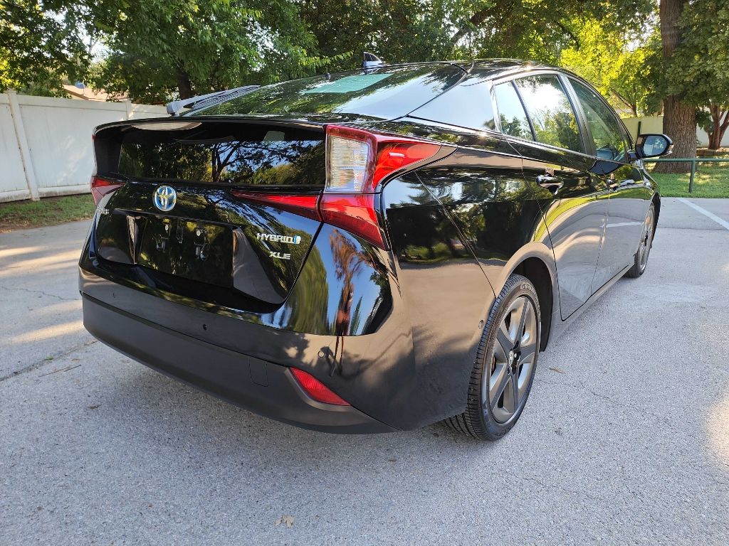 2019 Toyota Prius XLE photo 9
