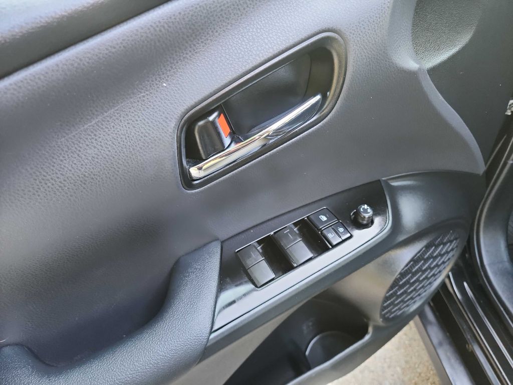 2019 Toyota Prius XLE photo 10