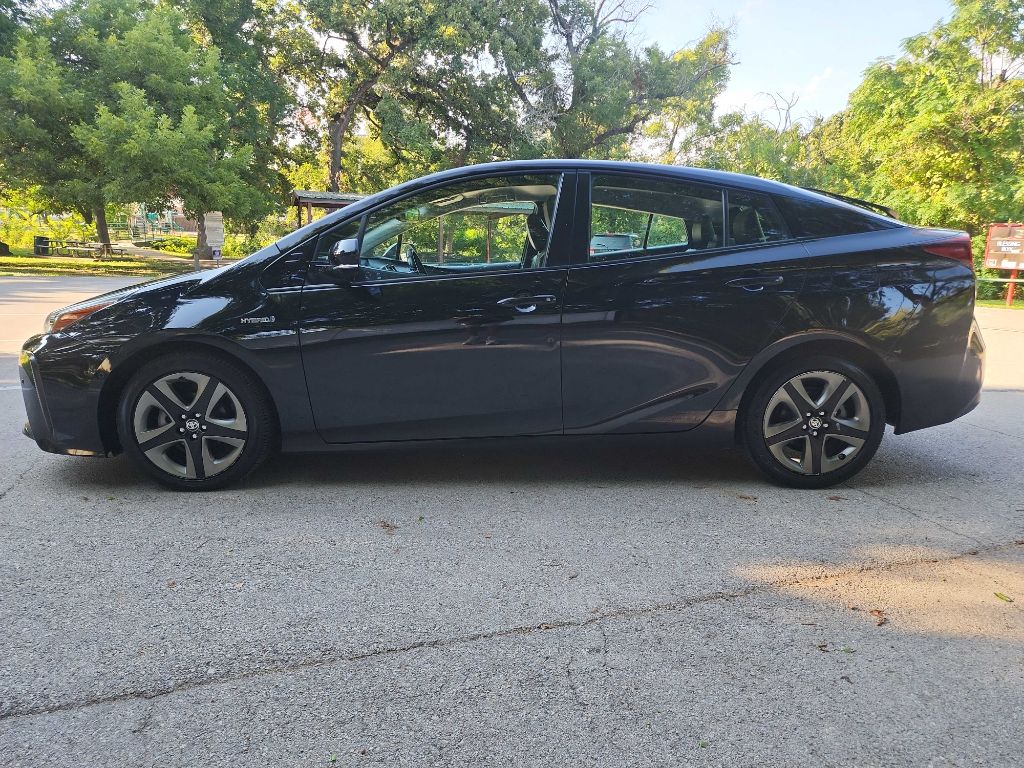 2019 Toyota Prius XLE photo 3