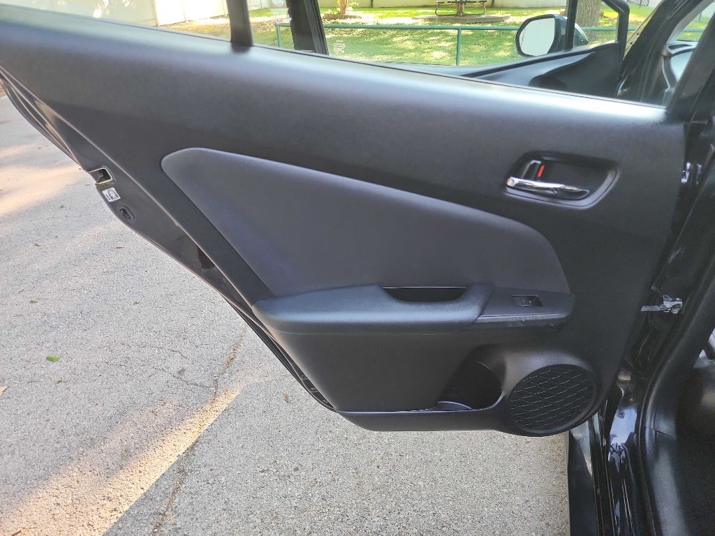 2019 Toyota Prius XLE photo 19