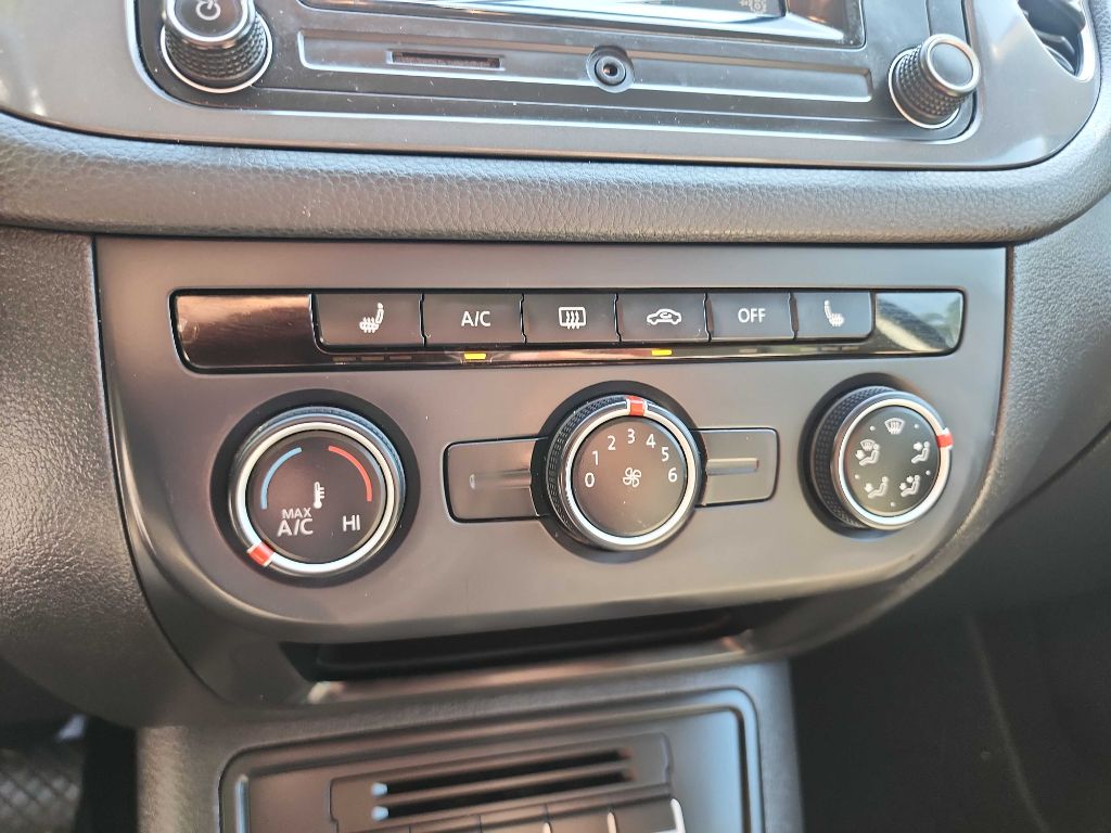 2016 Volkswagen Tiguan S photo 21