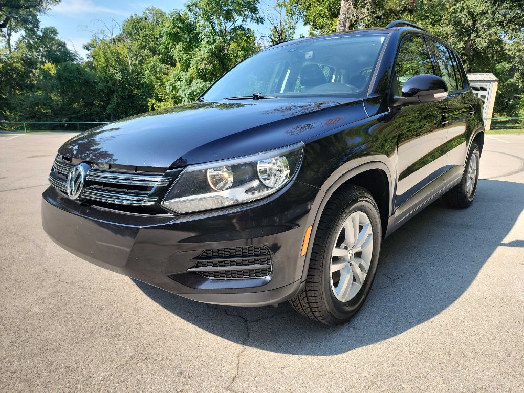 2016 Volkswagen Tiguan S photo 3