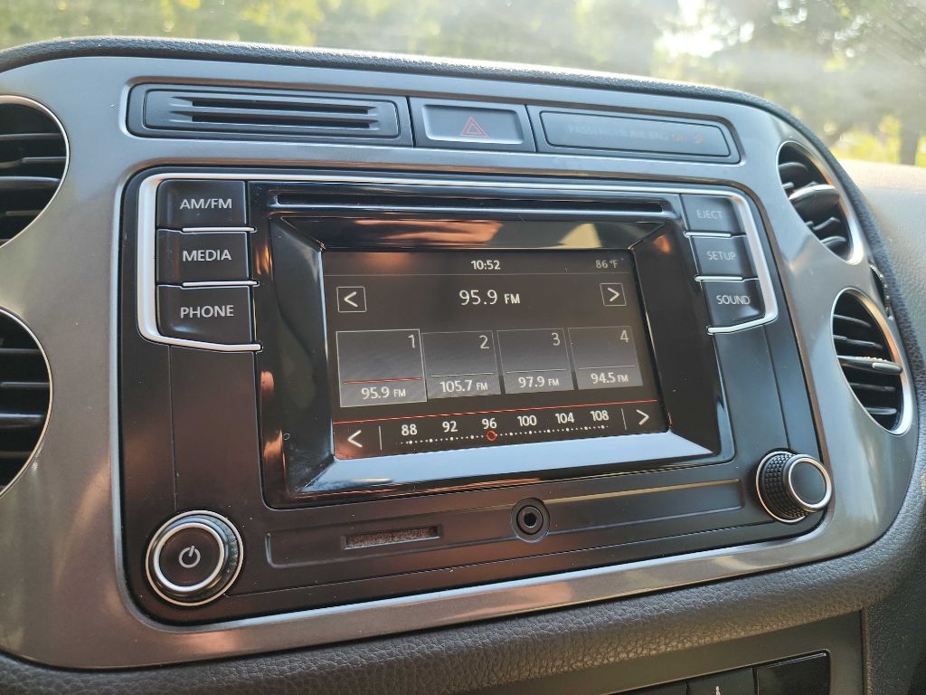 2016 Volkswagen Tiguan S photo 20
