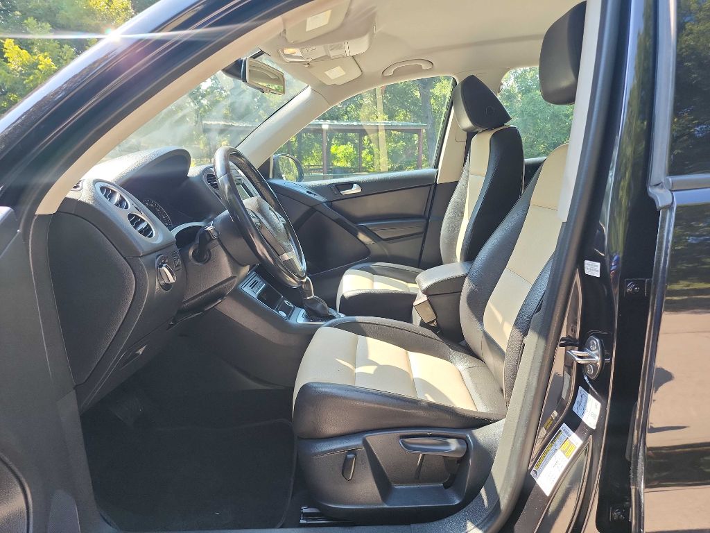 2016 Volkswagen Tiguan S photo 13