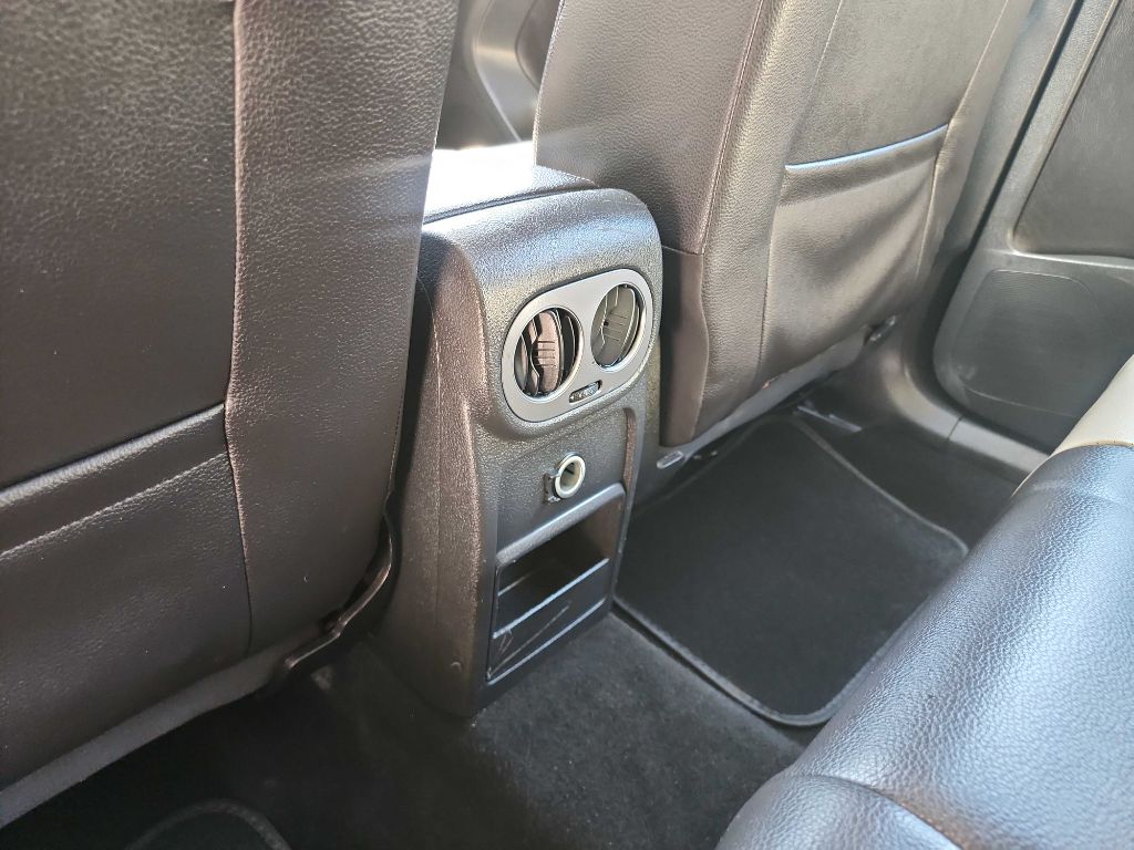 2016 Volkswagen Tiguan S photo 24