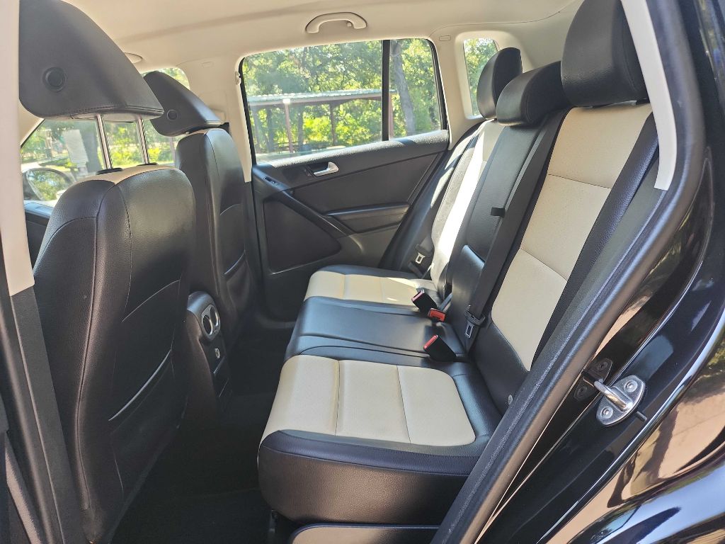 2016 Volkswagen Tiguan S photo 25