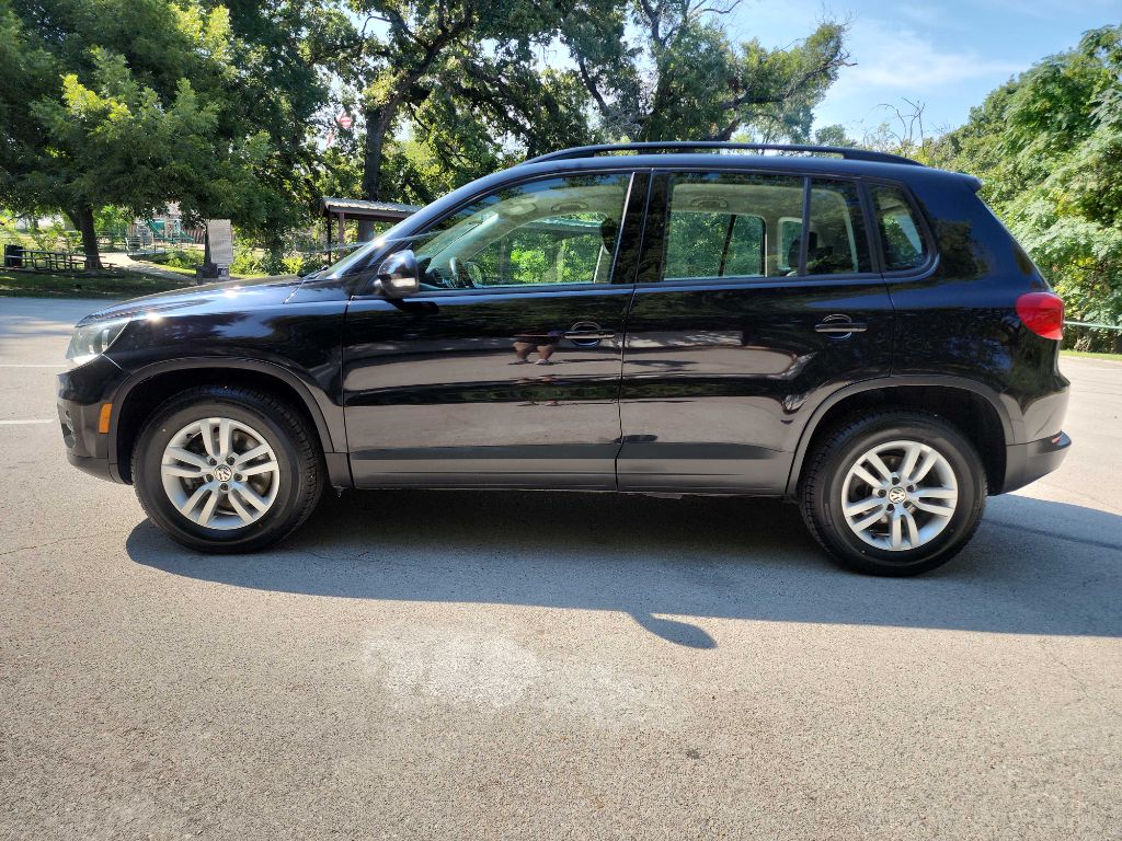2016 Volkswagen Tiguan S photo 4
