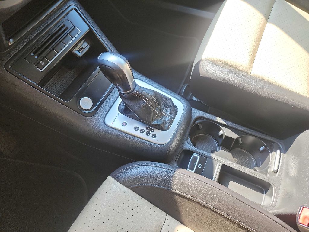 2016 Volkswagen Tiguan S photo 23