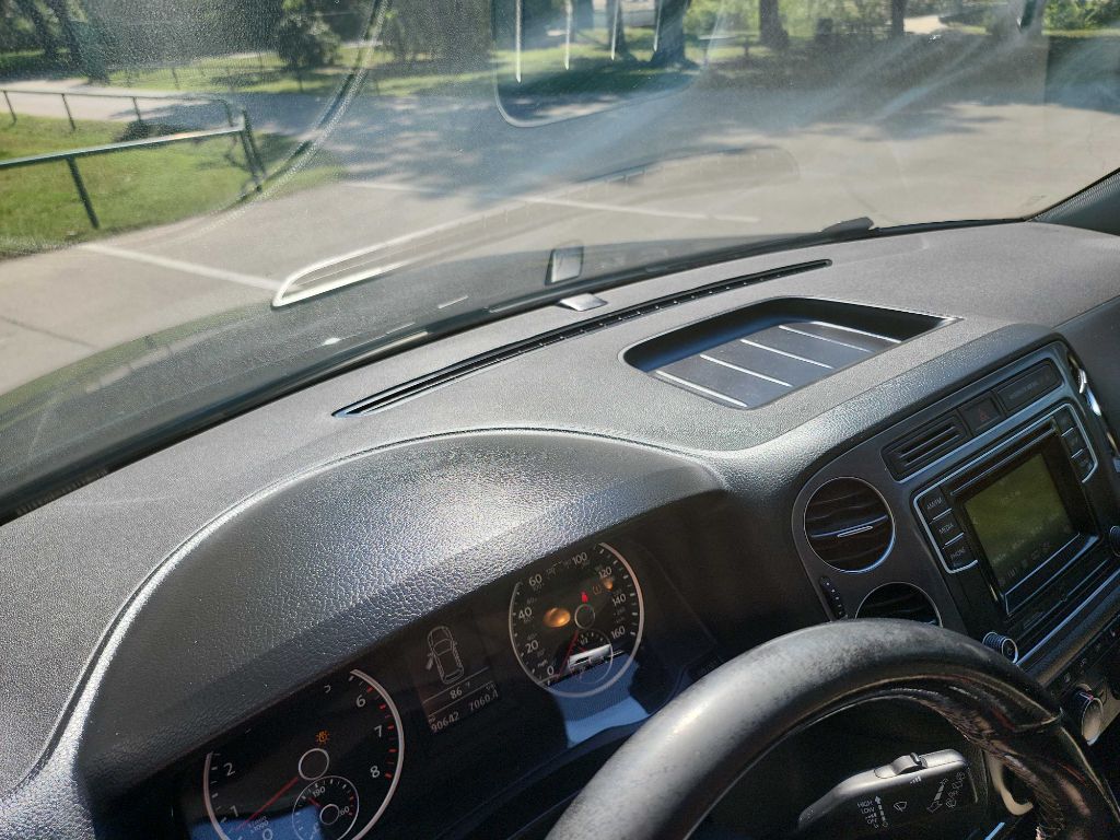 2016 Volkswagen Tiguan S photo 18