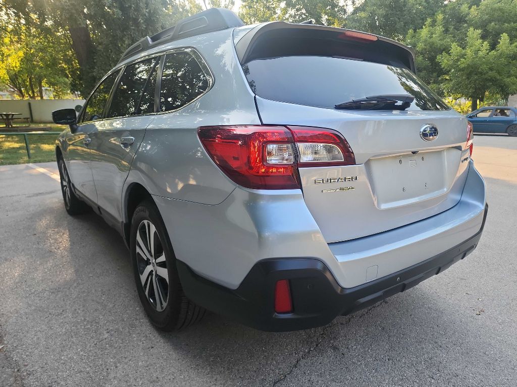 2019 Subaru Outback 2.5i Limited photo 6