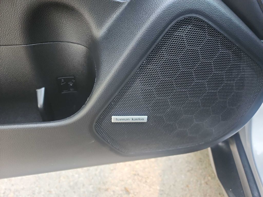 2019 Subaru Outback 2.5i Limited photo 16