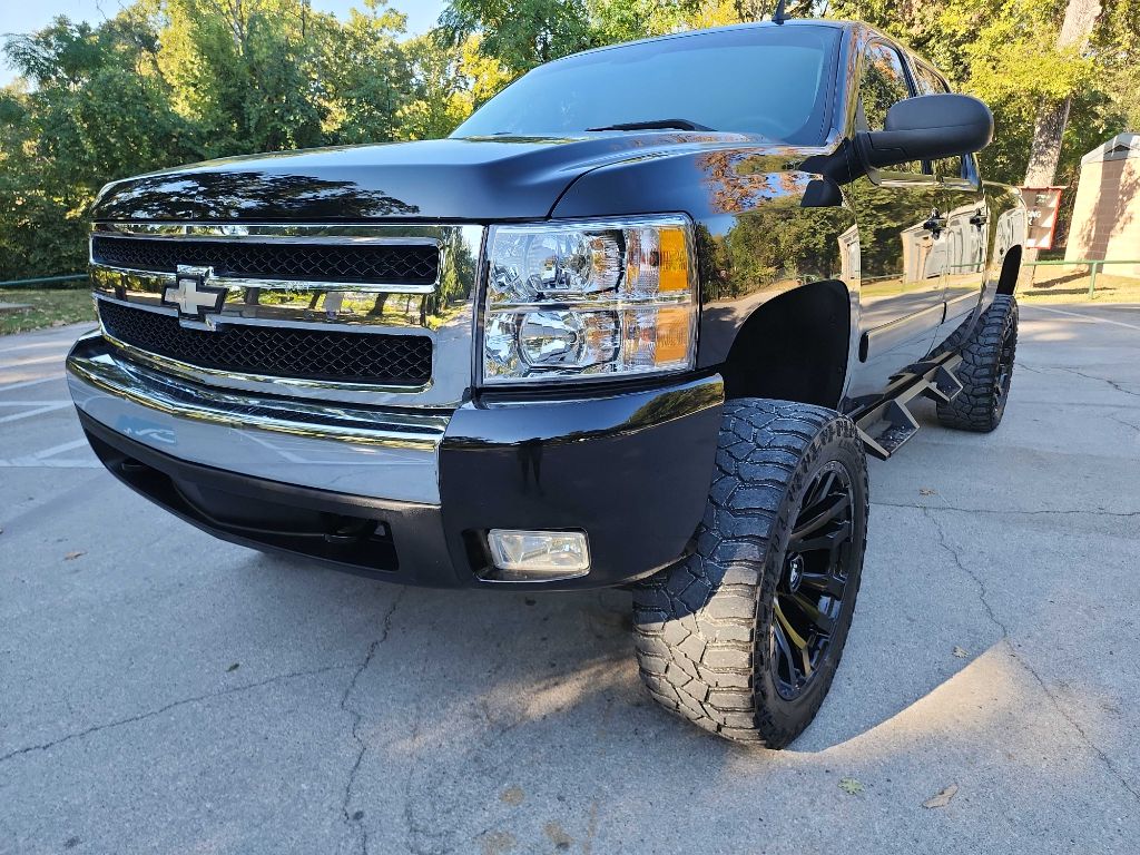 2007 Chevrolet Silverado 1500 photo 2