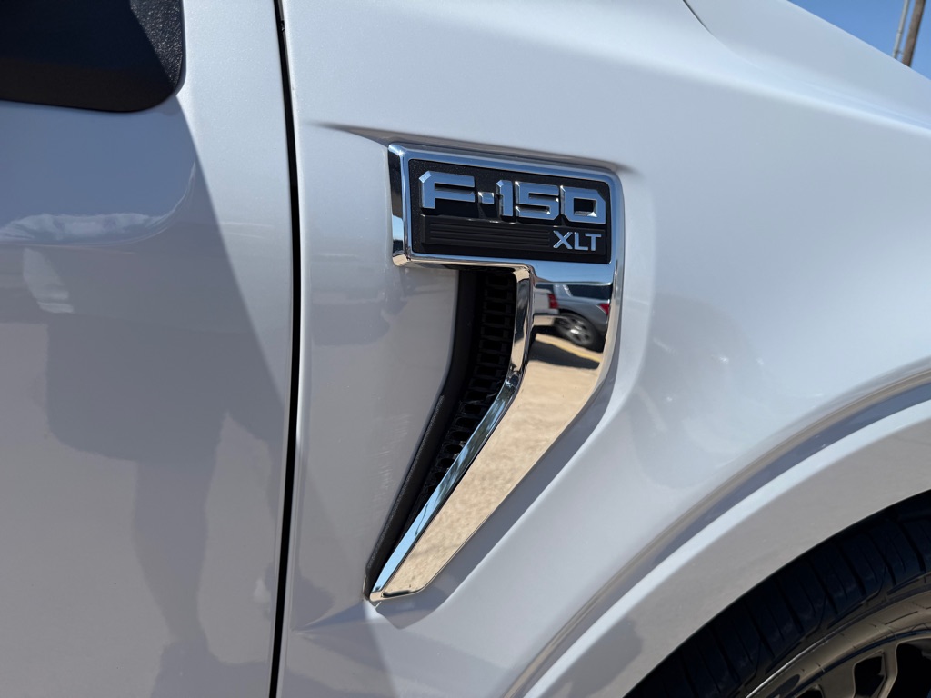 2022 Ford F-150 XLT photo 9