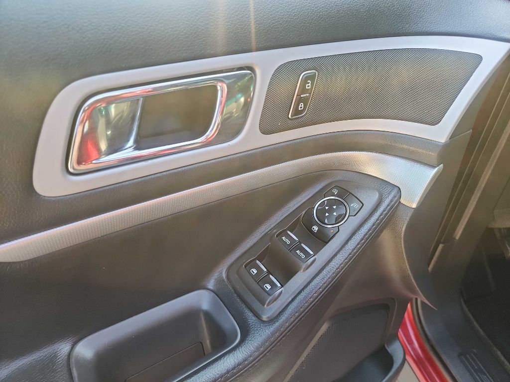 2014 Ford Explorer XLT photo 14