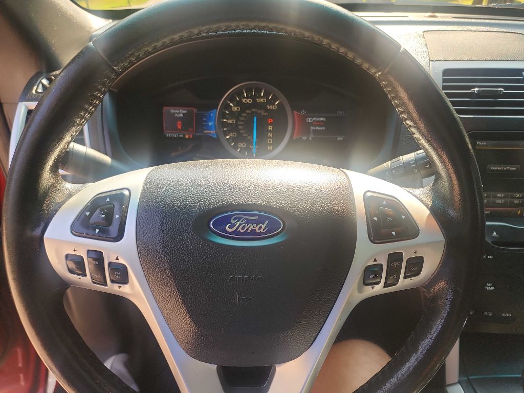 2014 Ford Explorer XLT photo 17