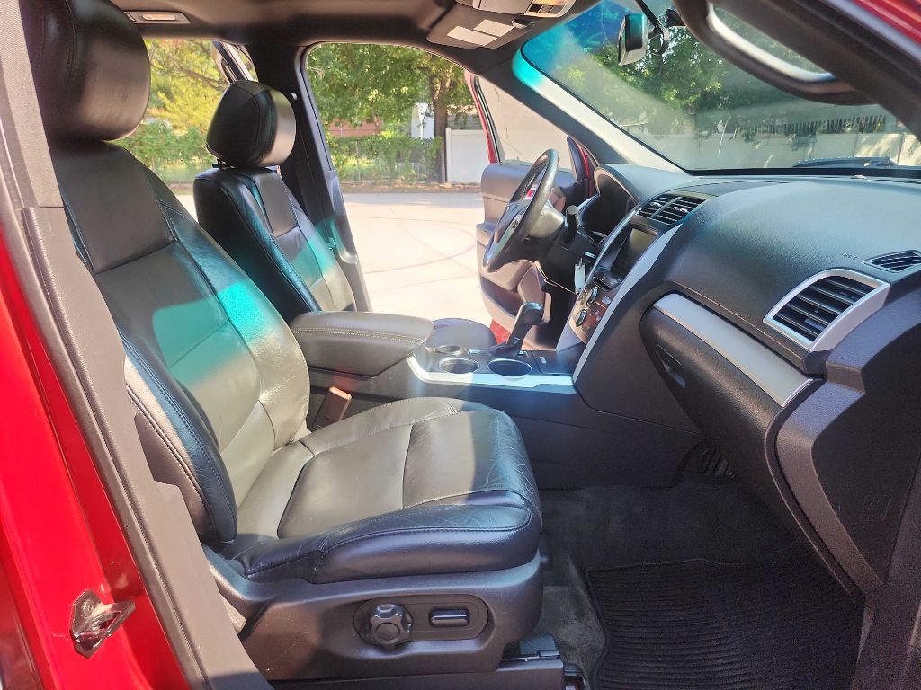 2014 Ford Explorer XLT photo 34
