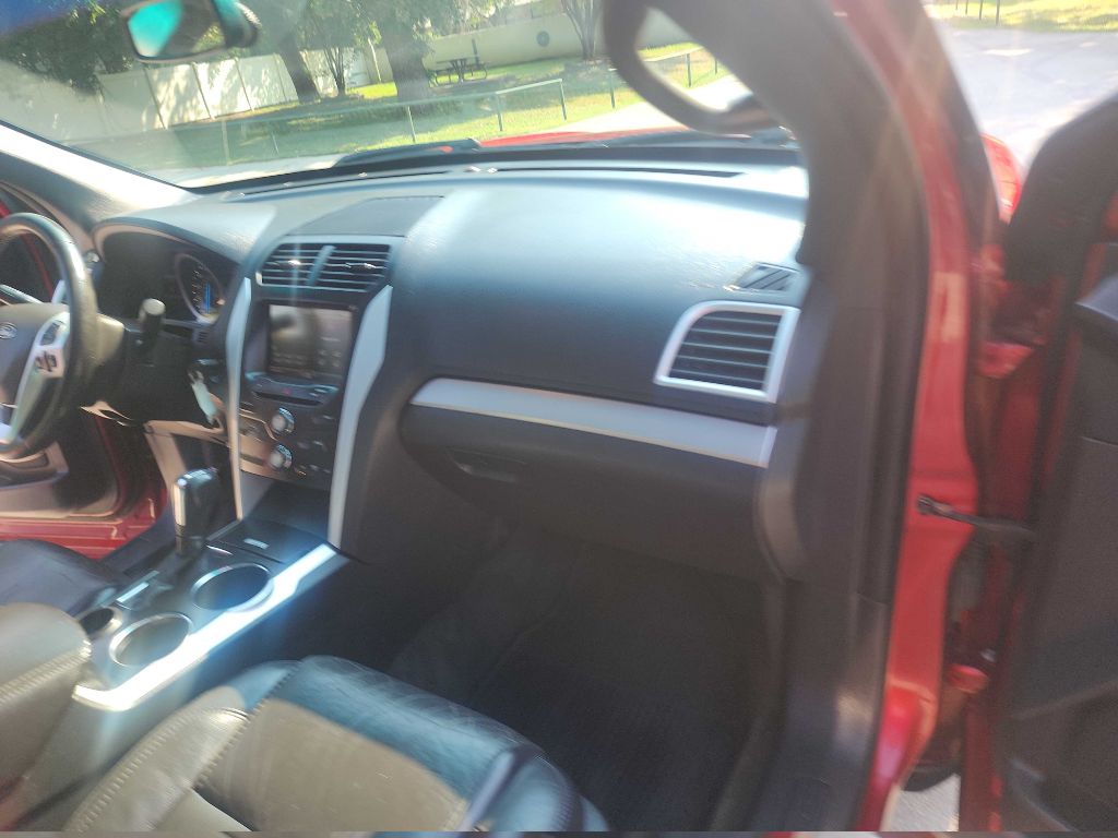 2014 Ford Explorer XLT photo 35