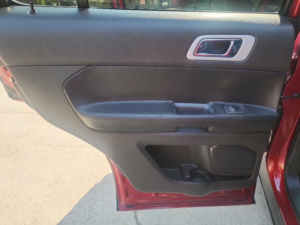 2014 Ford Explorer XLT photo 25