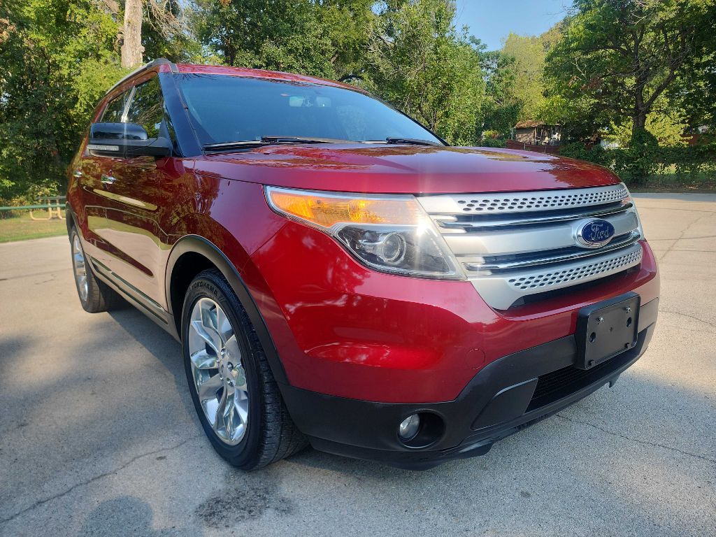 2014 Ford Explorer XLT photo 2