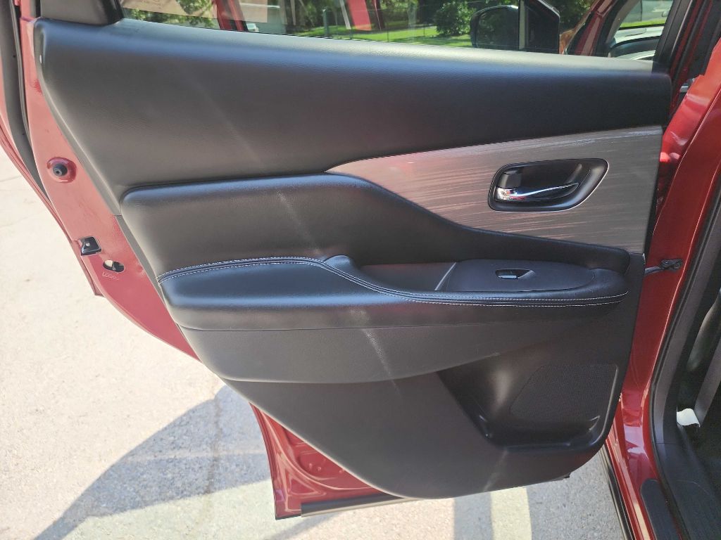 2018 Nissan Murano S photo 23