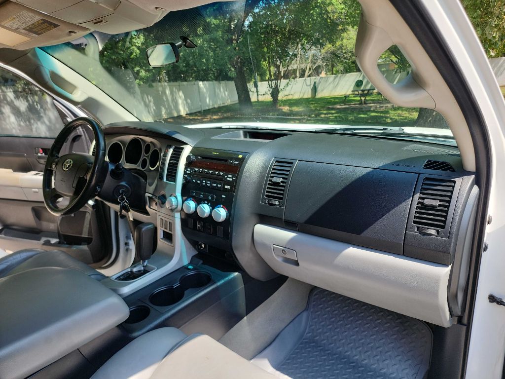2008 Toyota Tundra SR5 CrewMax photo 37