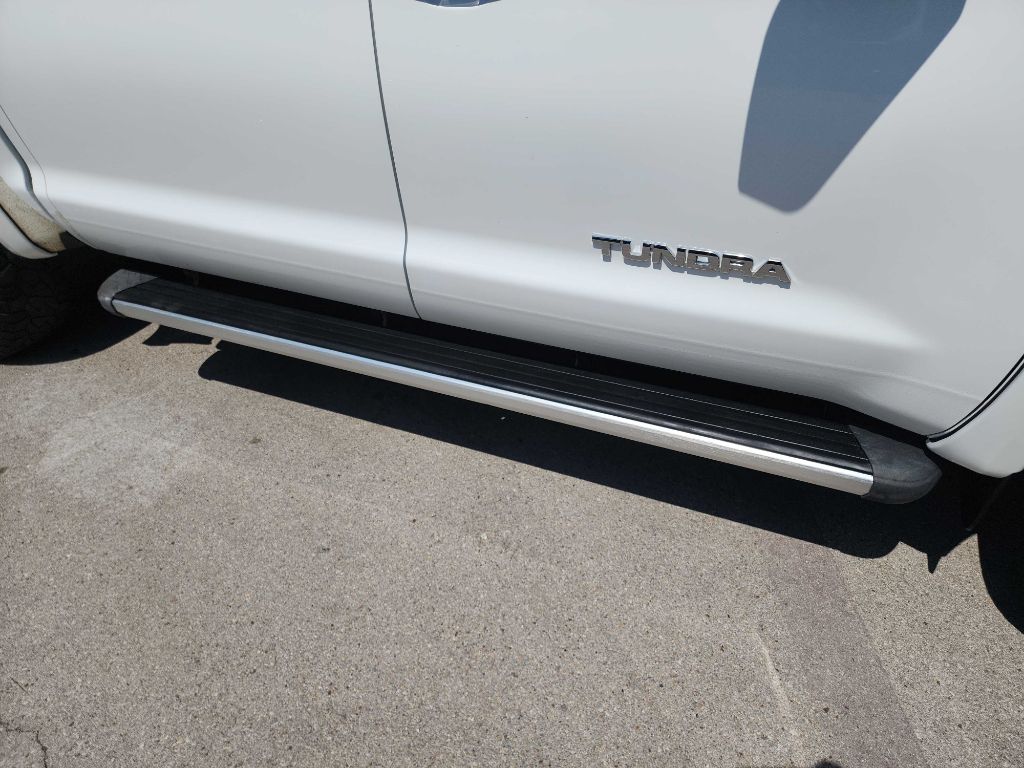 2008 Toyota Tundra SR5 CrewMax photo 16