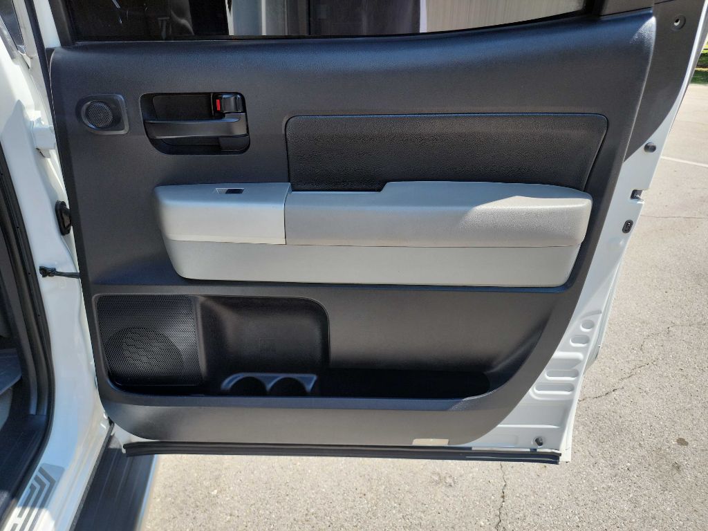 2008 Toyota Tundra SR5 CrewMax photo 33