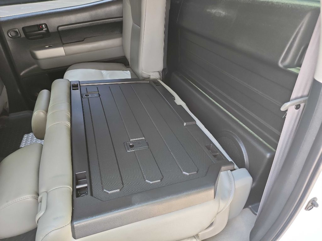 2008 Toyota Tundra SR5 CrewMax photo 32